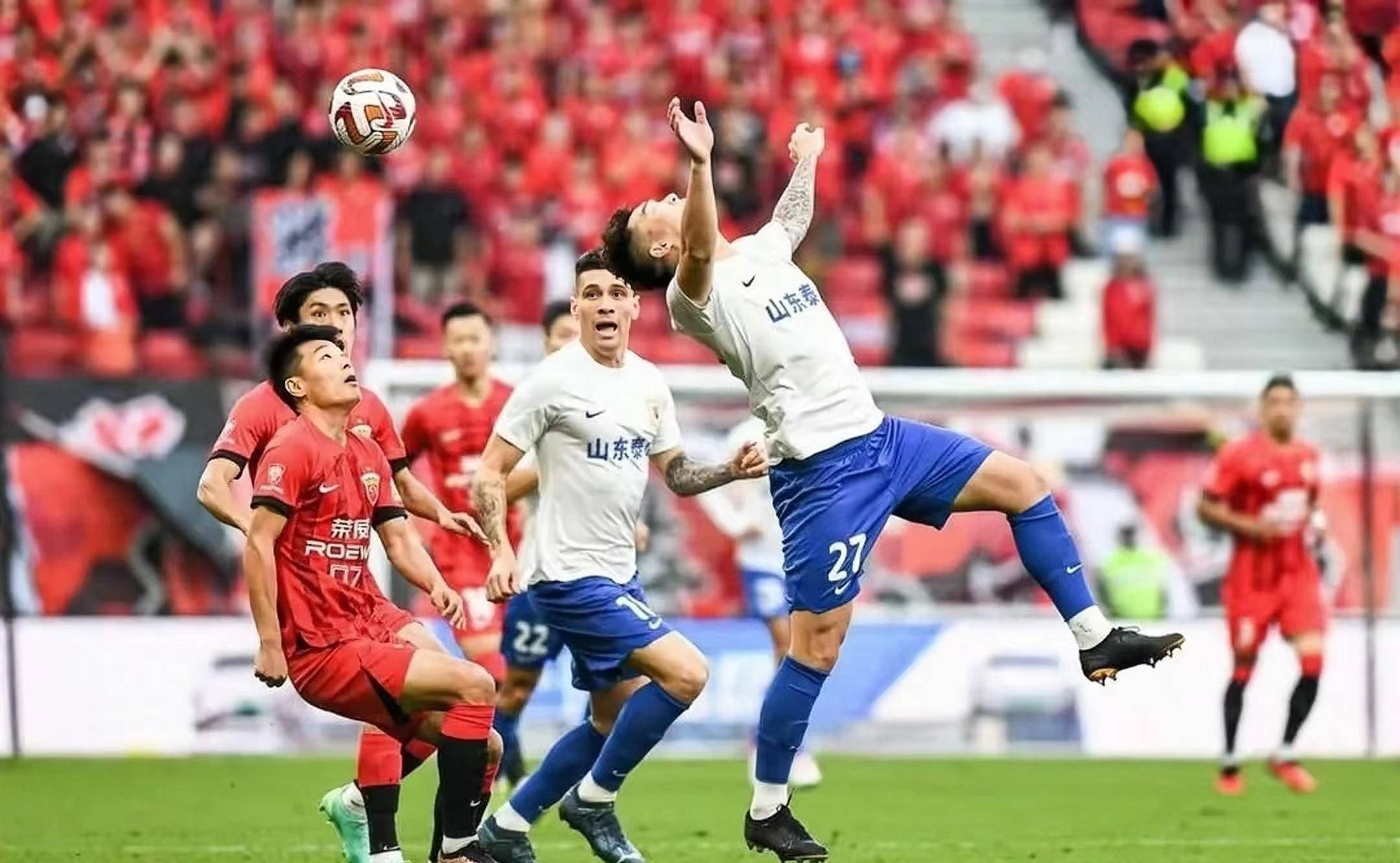 九游ag官方官网包含赛地聚焦——欧超杯赛前热度飙升，山东泰山刷新队史纪录，更衣室稳定，训练强度明显提升的词条