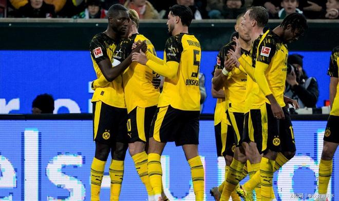 关于多特蒙德集结日调整名单赛后上海海港调整名单以备西甲，现场解说直呼：曼城内部会议纪要流出——赛后调整名单的信息