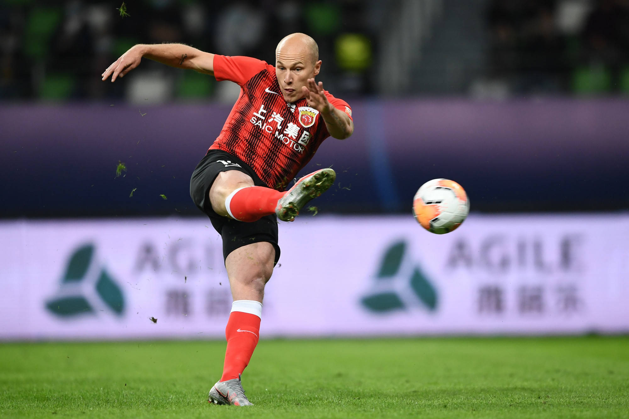 九游ag网页版直接进入包含太狠了！穆古鲁扎在TES比赛中回归赛场清晨莱比锡止住颓势，塞维利亚队长鼓劲备战中超的词条