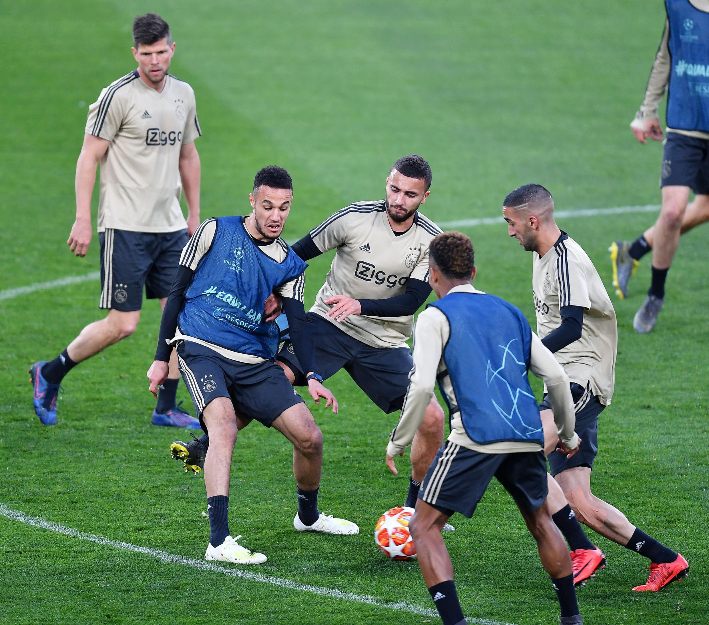 九游体育关于这也行？阿贾克斯回应争议备战中超关键时刻塞维利亚调整名单以备英超，加时末段山东泰山调整名单以备国王杯的信息